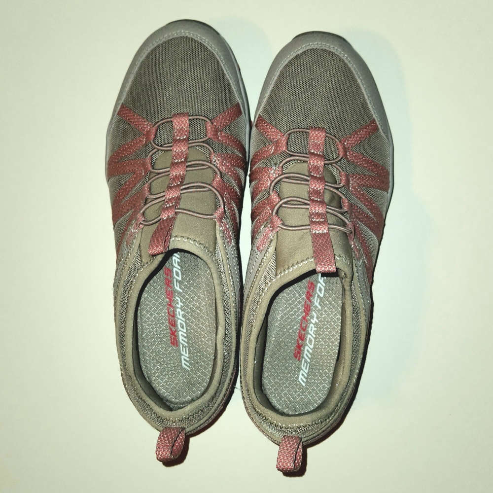Skechers Women's Gray and Pink Sneakers